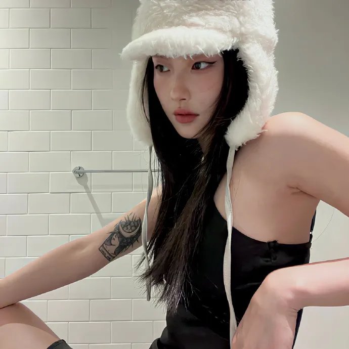蒙娜丽莎与血月